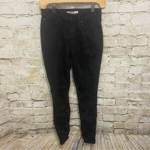 Levi’s Black Midrise Stretch Skinny Jeans